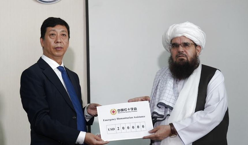 Çin Kızılhaçı, Afganistan'a 200.000 dolarlık acil nakdi yardım sağladı