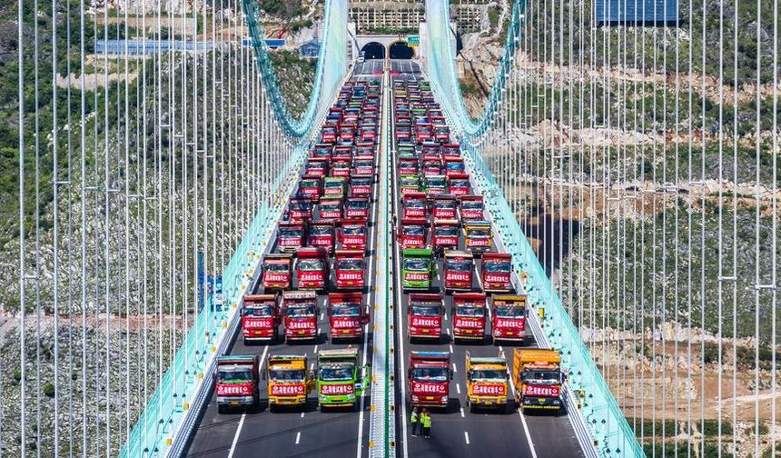 Çin'de inşa edilen dünyanın en yüksek köprüsü 28 Eylül'de trafiğe açılacak