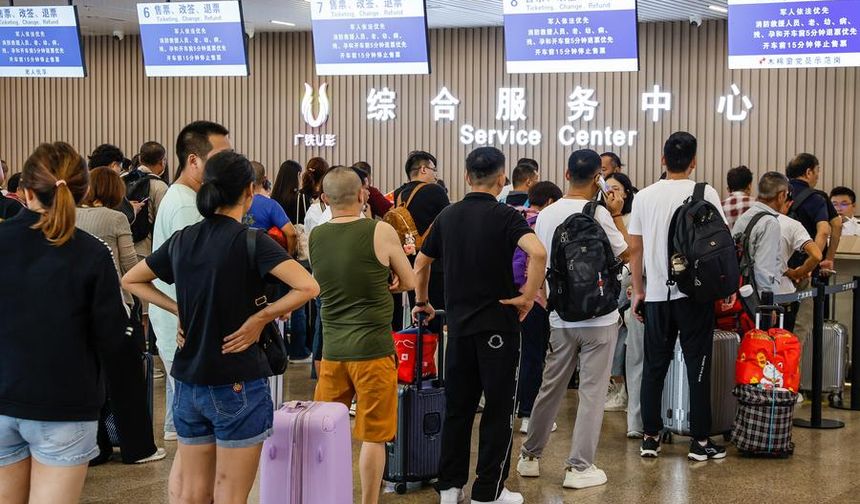 Çin'de Ragasa Tayfunu alarmı: Guangdong ve Hong Kong'da tren ve uçak seferleri askıya alındı