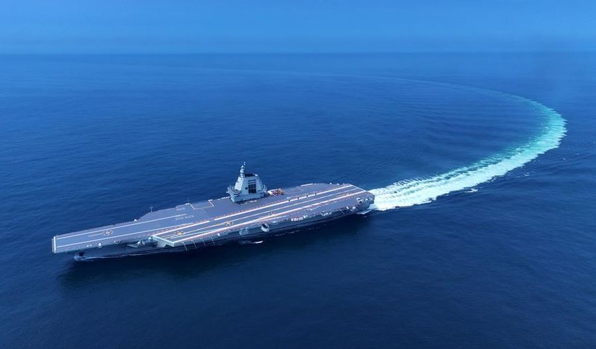 Çin'in Fujian uçak gemisindeki elektromanyetik mancınık destekli kalkış ve iniş testleri başarıyla tamamlandı