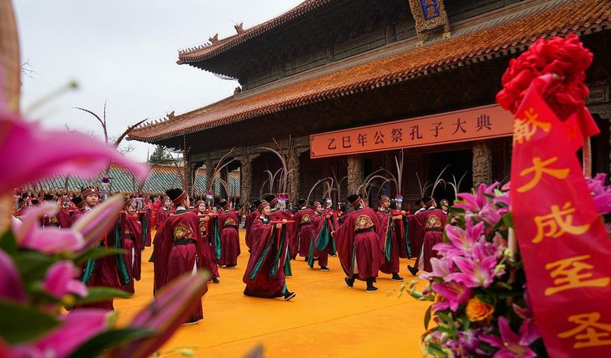 Konfüçyüs'ün 2.576'ncı doğum yılı Çin'in Qufu kentinde törenle kutlandı