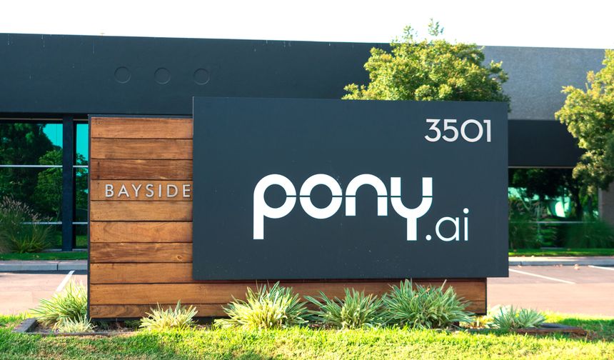 Çinli otonom araç şirketi Pony.ai, Dubai Otonom Sürüş Kongresi'nde en yeni robot taksisini tanıttı