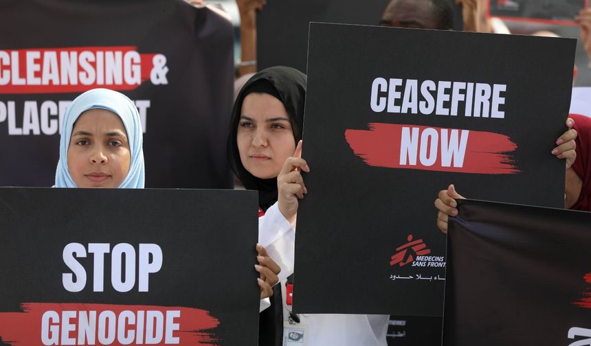 Sınır Tanımayan Doktorlar'ın Gazze için başlattığı küresel kampanya kapsamında Beyrut'ta protesto gösterisi düzenlendi