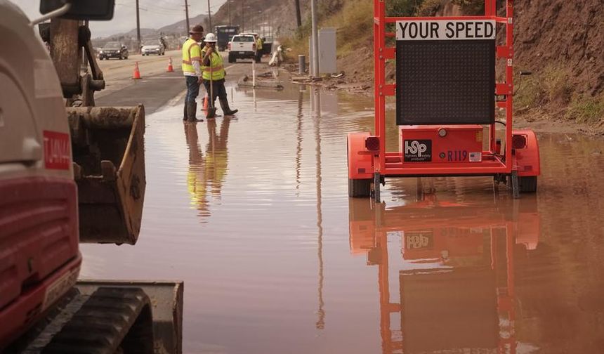 ABD'nin Los Angeles kentinde şiddetli yağış ve fırtına etkili oldu