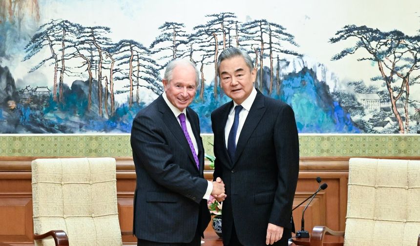 Çin Dışişleri Bakanı Wang, Blackstone Group CEO'su Schwarzman ile görüştü