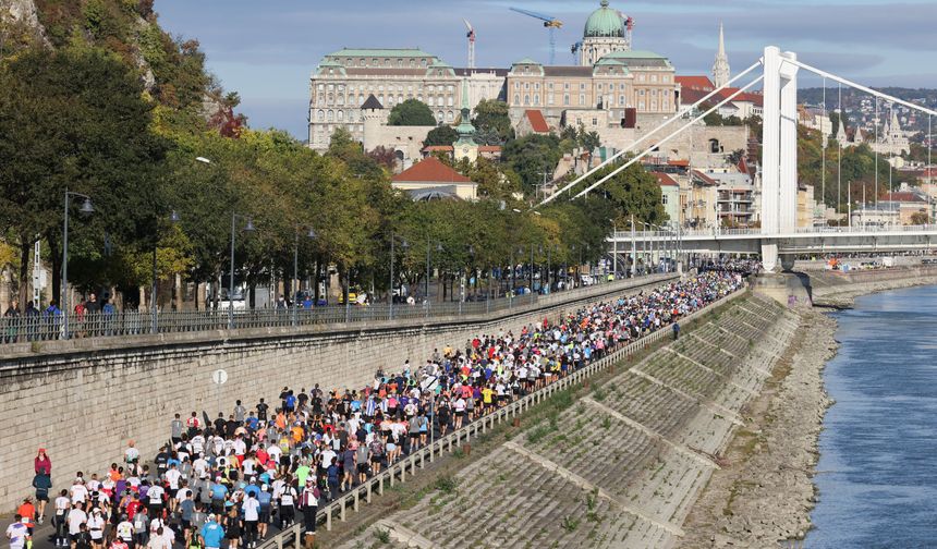Macaristan'ın başkenti Budapeşte maraton turizmiyle rekor sayıda yabancı ziyaretçi ağırladı