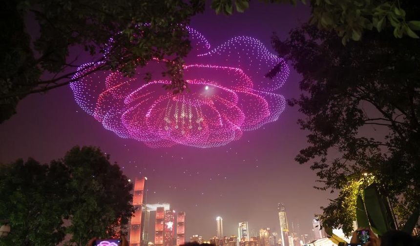 Çin'in Chongqing kenti Ulusal Gün'ü drone'lu ışık gösterisiyle kutladı
