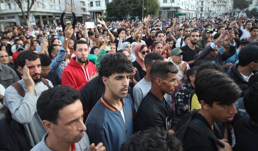 Fas'ta kamu hizmetlerinin iyileştirilmesi talebiyle protestolar düzenleniyor