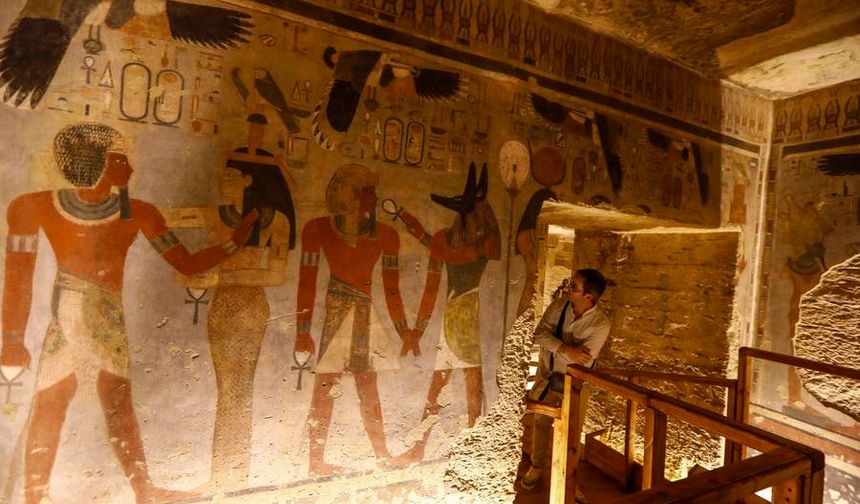 Mısır'da 20 yıllık restorasyonun ardından Kral III. Amenhotep'un mezarı ziyarete açıldı