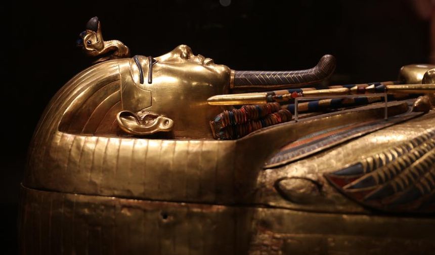 Mısır'ın Giza kentinde bulunan Büyük Mısır Müzesi kapılarını ziyaretçilere açtı