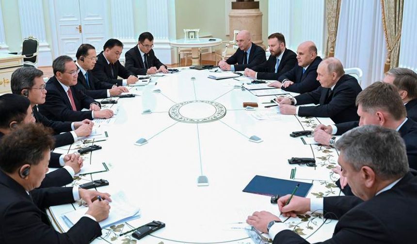 Çin Başbakanı, Rusya Devlet Başkanı Putin ile görüştü