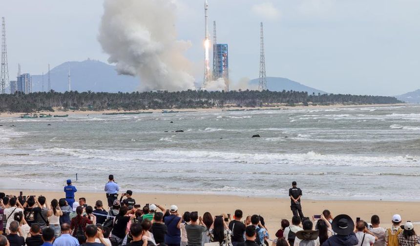 Çin yeni bir alçak Dünya yörünge uydusu grubunu uzaya gönderdi