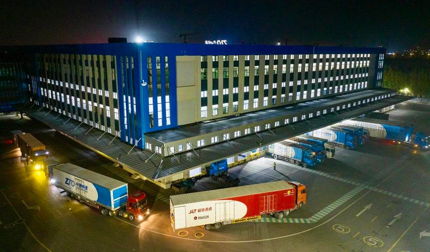 Çin'in kargo hacmi en büyük alışveriş festivali Bekarlar Günü'nde rekor kırdı