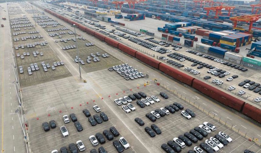 Çin'in Xi'an kenti modern uluslararası ticaret ve lojistik merkezi olarak öne çıkıyor