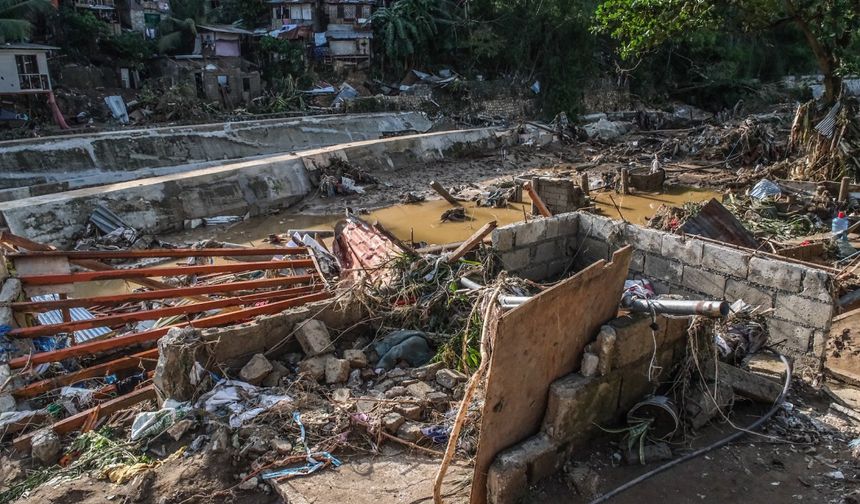 Filipinler'de Kalmaegi ve Fung-wong tayfunlarında hayatını kaybedenlerin sayısı 259'a yükseldi