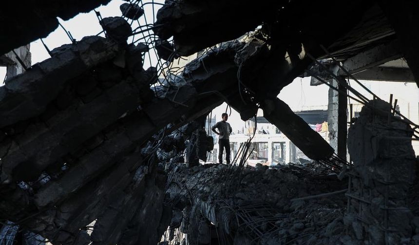 İsrail'in Gazze'ye düzenlediği hava saldırılarında hayatını kaybedenlerin sayısı 25'e yükseldi