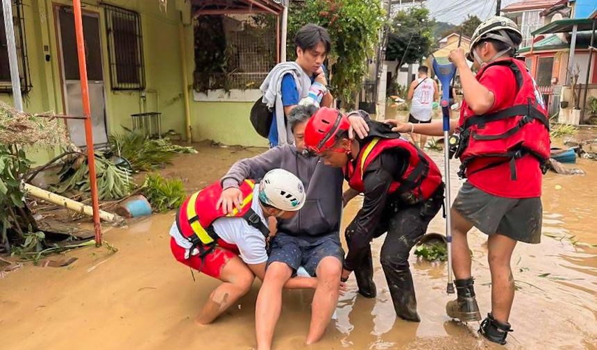 Vietnam'ı vuran Kalmaegi Tayfunu, 296 milyon dolar tutarında maddi hasara yol açtı