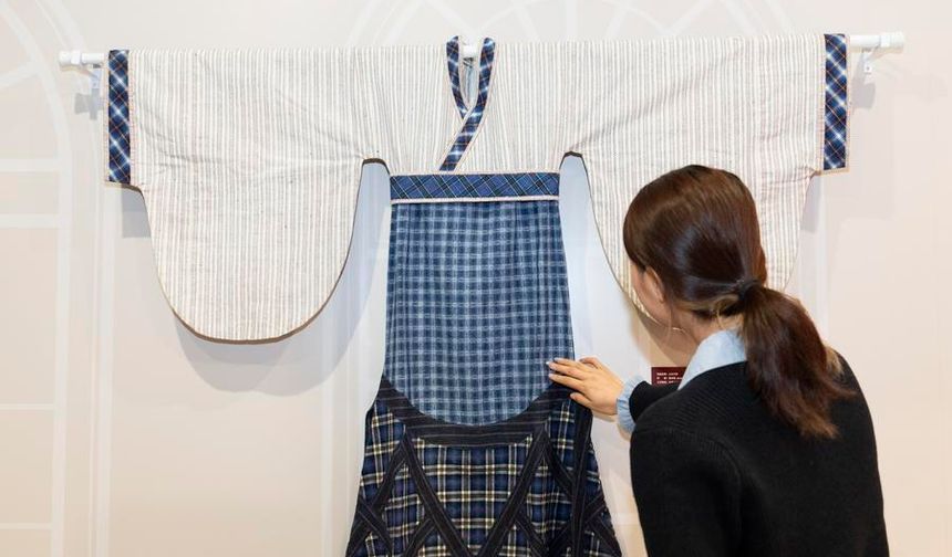 Çin'in başkenti Beijing'deki Saray Müzesi'nde, Shanghailı engelli sanatçıların eserleri sergilendi