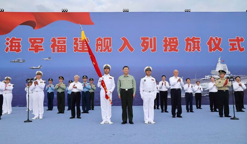 Xi, Çin'in ilk yerli uçak gemisi Fujian'ın hizmete alınma törenine katıldı
