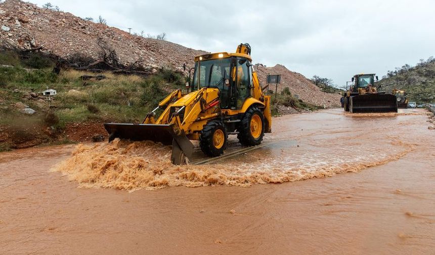 Yunanistan'da Byron Fırtınası geniş çaplı sel felaketine neden oldu