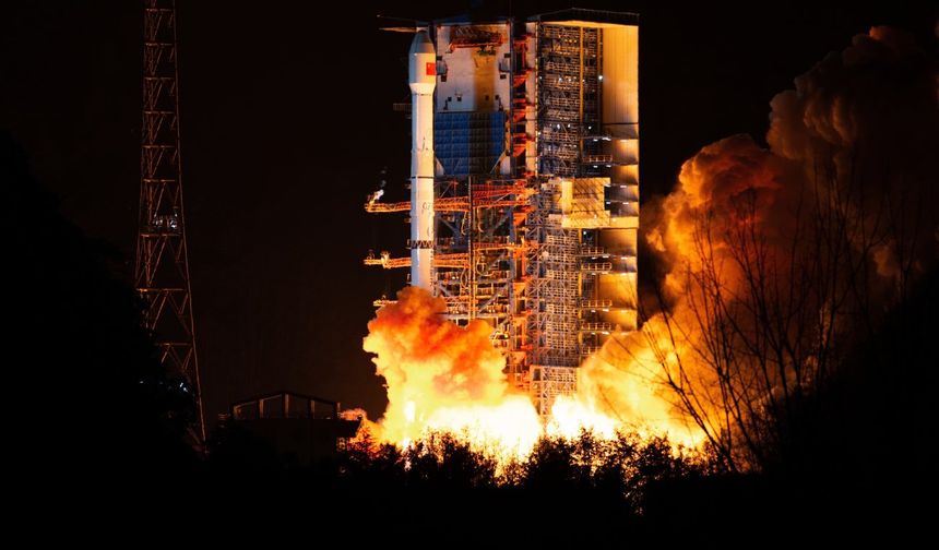 Çin, 9 uydu taşıyan Lijian-1 taşıyıcı roketini uzaya gönderdi