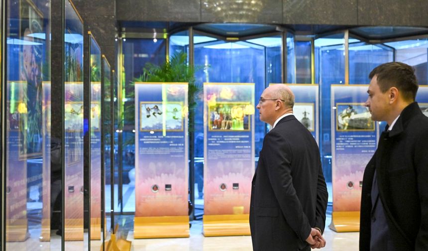 Çin'in başkenti Beijing'de Çin-Rusya dostluğu konulu haber fotoğrafı sergisi düzenlendi