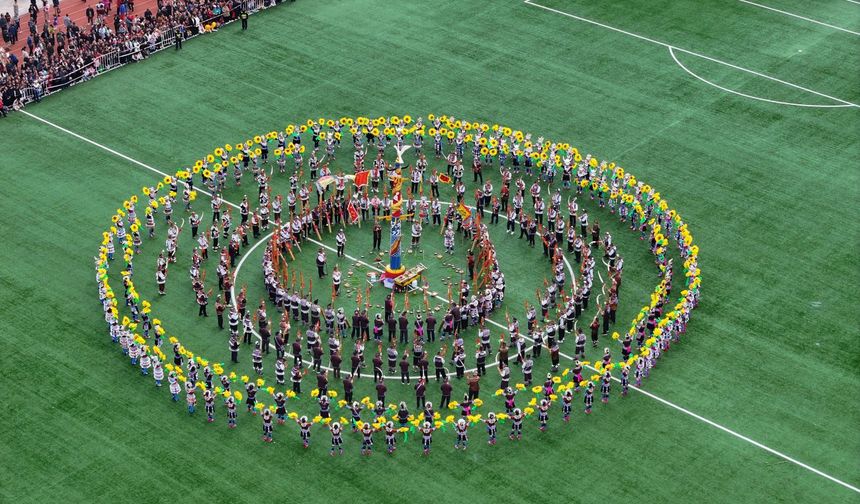 Çin'in Rongshui ilçesi Miao halkının etnik kültürel mirasıyla bölgeyi yeniden canlandırdı