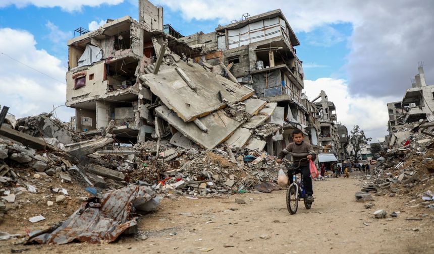 Gazze'de şiddetli fırtınada bir kadın ve bir çocuk hayatını kaybetti