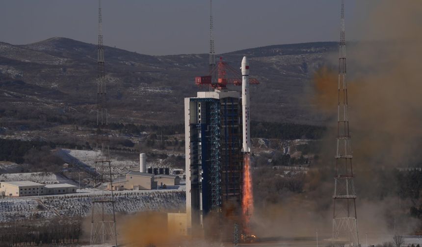 Çin, Ziyuan III 04 uydusunu uzaya gönderdi