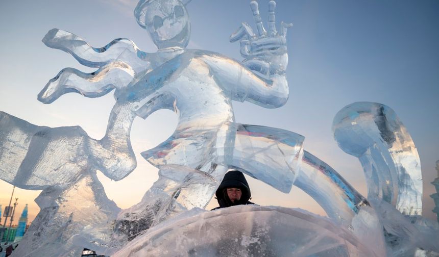 37. Çin Harbin Uluslararası Buz Heykel Yarışması Çin'in Heilongjiang eyaletinde başladı