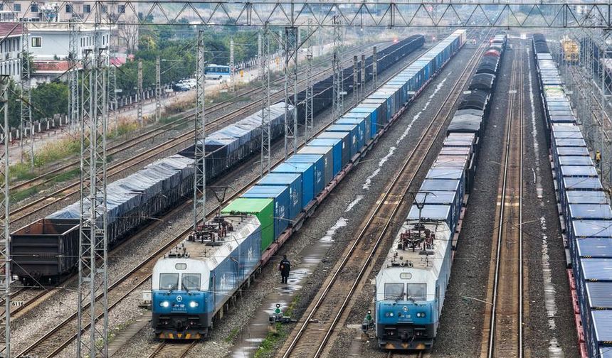 Çin'in güneybatısından 2026'nın ilk Çin-Avrupa yük treni hareket etti