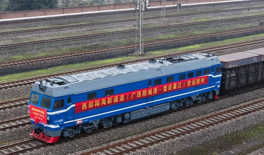 Çin'in Yeni Uluslararası Kara-Deniz Ticaret Koridoru'nun kargo hacmi 2025'te rekor seviyeye ulaştı