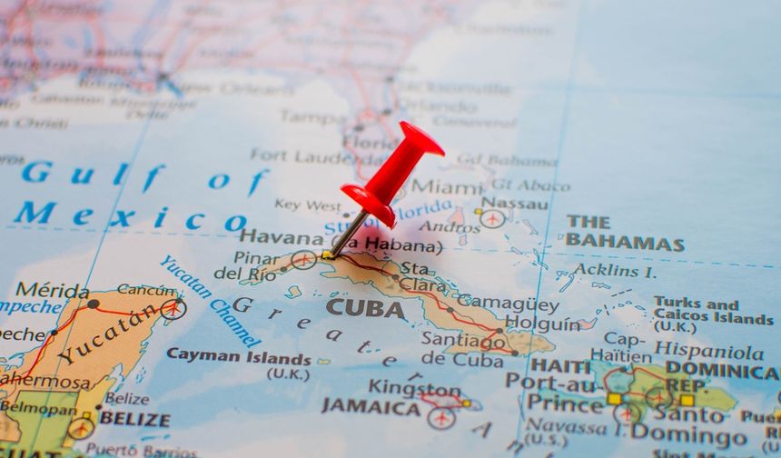 Küba, ABD'nin Venezuela'ya düzenlediği saldırıda hayatını kaybeden 32 Kübalı için yas ilan etti