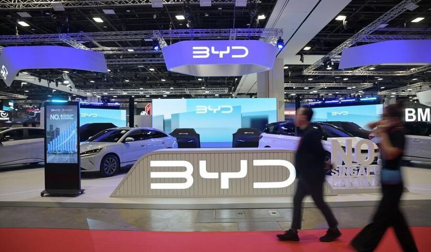 2026 Singapur Otomobil Fuarı'nda sergilenen yeni modeller otomobil tutkunlarından yoğun ilgi gördü