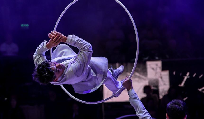 Çin Ulusal Akrobasi Topluluğu, Budapeşte'deki Uluslararası Sirk Festivali'nde büyük ödülün sahibi oldu