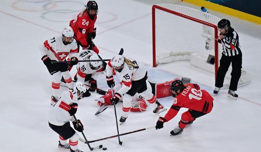 2026 Milano-Cortina Kış Olimpiyat Oyunları'nda kadınlar buz hokeyi ve curling karşılaşmaları oynandı