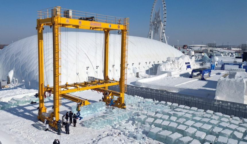27. Harbin Buz ve Kar Dünyası'nda otomatik buz istifleme robotu testlere başladı