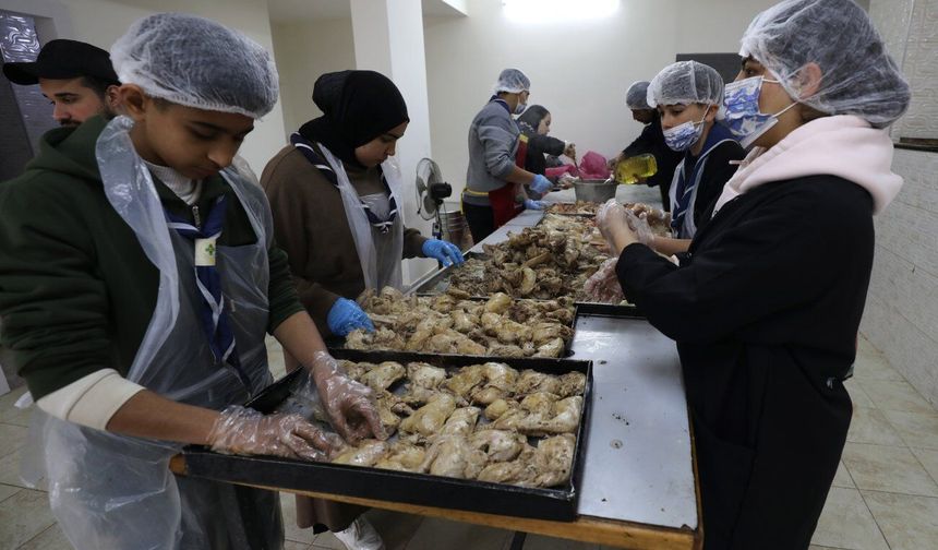Batı Şeria'da ihtiyaç sahipleri için iftar hazırlığı