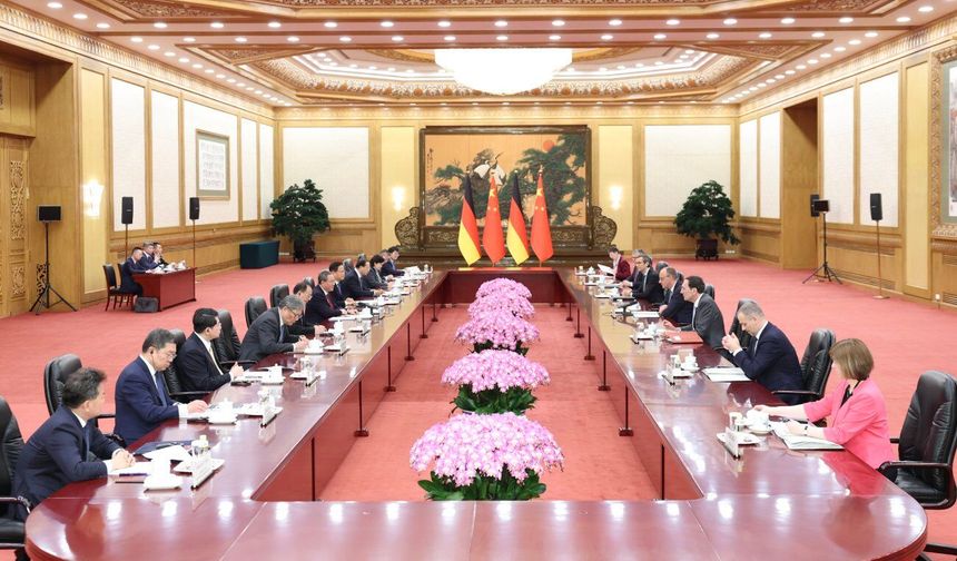 Çin Başbakanı Li: Çin ve Almanya ticarette yeni fırsatlara odaklanacak