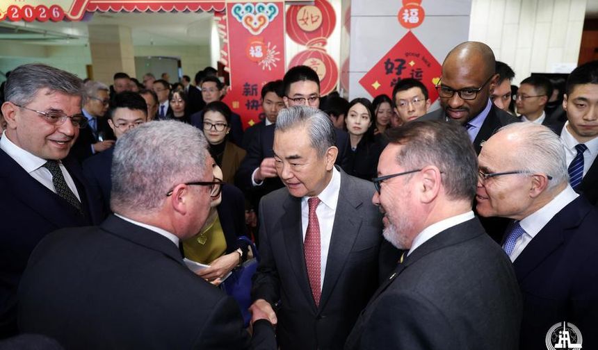 Çin Dışişleri Bakanlığı Beijing'de yeni yıl resepsiyonu düzenledi