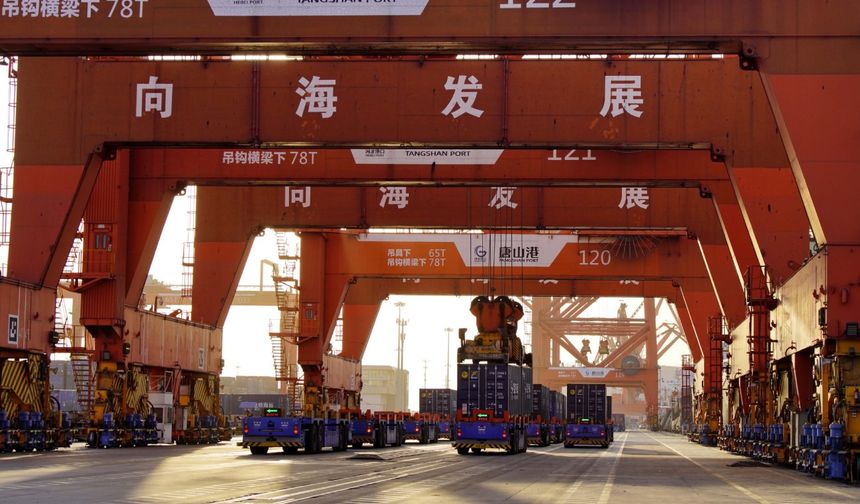 Çin'in Tangshan Limanı'nın dış ticaret kargo hacmi 2025'te 380 milyon tonu aştı