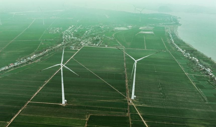 Çin'in yeni kurulu rüzgar ve güneş enerjisi kapasitesi 2025'te yüzde 22 arttı
