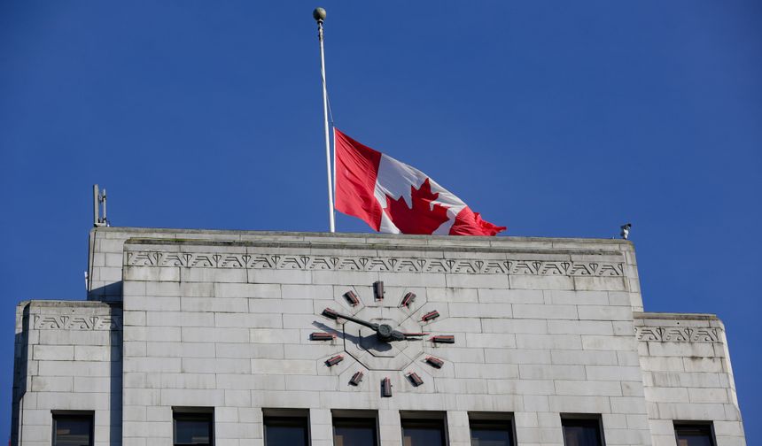 Kanada'da silahlı saldırıda hayatını kaybedenler için bayraklar yarıya indirildi