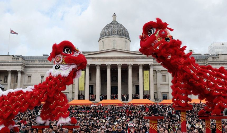 Londra'nın merkezinde yer alan Trafalgar Meydanı'nda Çin Yeni Yılı kutlandı