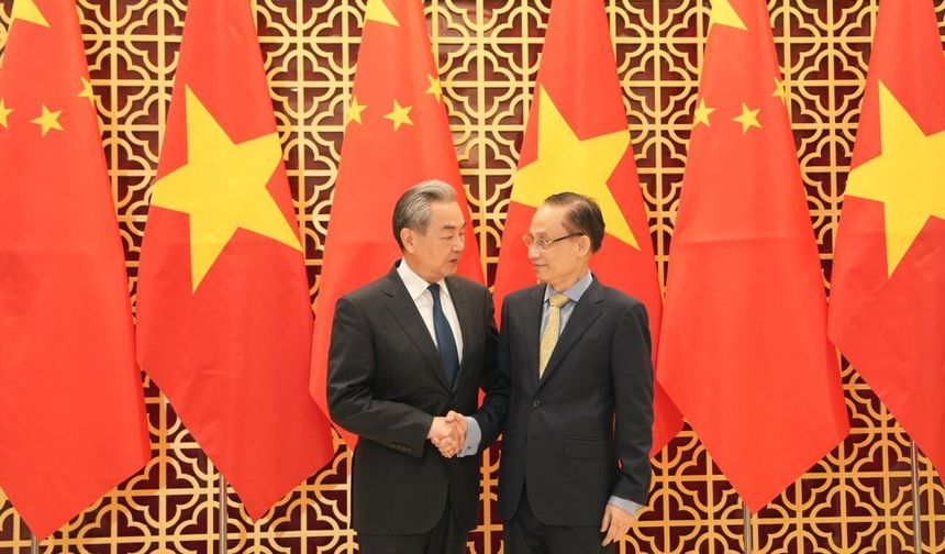 Çin Dışişleri Bakanı, Vietnamlı mevkidaşıyla görüştü