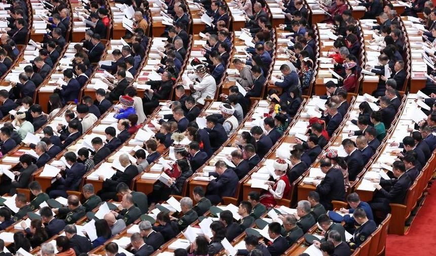 Çin hükümet raporu: Tüketimi ve vatandaşların gelirini artıracağız