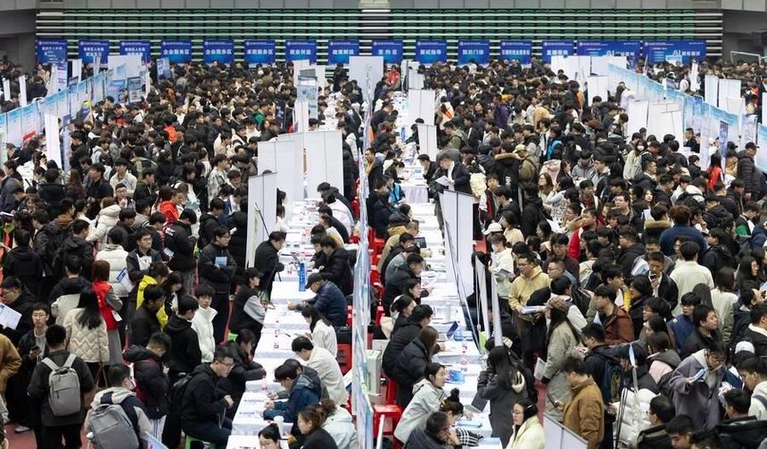 Çin'de 17.000 kişiye istihdam sağlayacak iş fuarı başladı