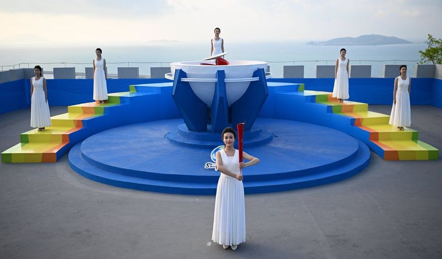 Çin'in Sanya kentinde 2026 Asya Plaj Oyunları'nın meşalesi törenle yakıldı