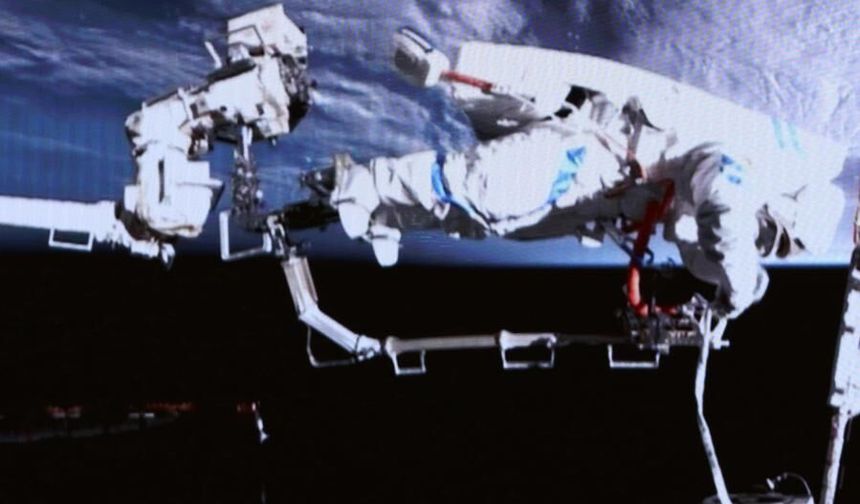Çin'in uzay istasyonundaki Shenzhou-21 astronotları ikinci araç dışı faaliyetlerini tamamladı