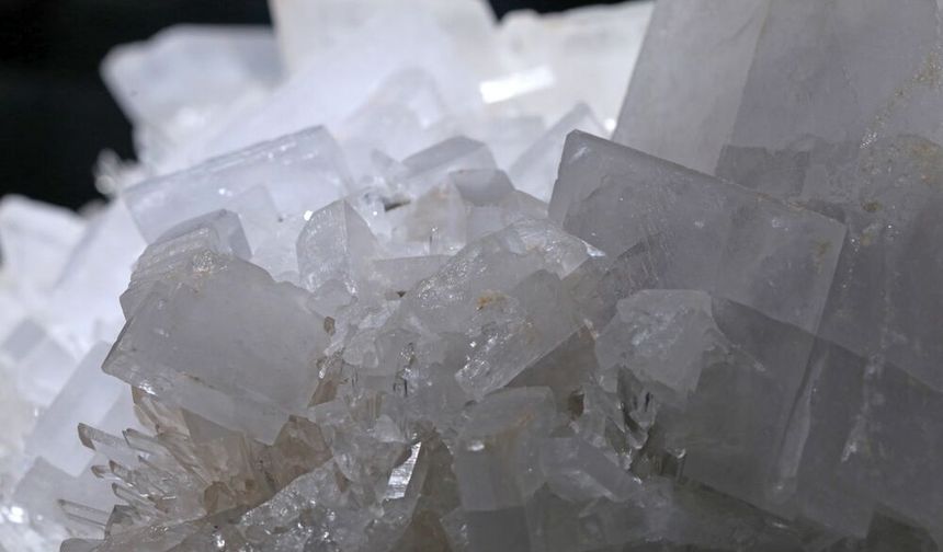 Çin'de büyük ölçekli nadir toprak elementi, florit ve barit rezervleri keşfedildi